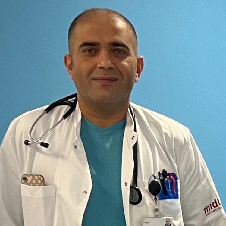 Mohammad Ahmad Al-Jazi har tidligere fortalt, hvordan han fik falsk pas i forbindelse med sin flugt fra Syrien for omkring ti år siden. Nu kan det falske pas koste ham det statsborgerskab, han ellers står til at få. (Privatfoto ) Foto: Privatfoto