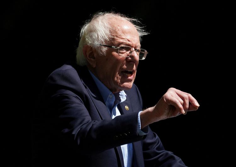 Fra positionen som uafhængig senator er Bernie Sanders den stemme, der husker amerikanske politikere på, at USA giver de rige næsten alle muligheder og de fattige næsten ingen.  Foto: Kevin Lamarque/Ritzau Scanpix