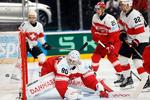 Danmark fik ikke en stav til isen i kampen mod Schweiz, der scorede hele 8 mål. Foto: Eva Korinkova/Ritzau Scanpix