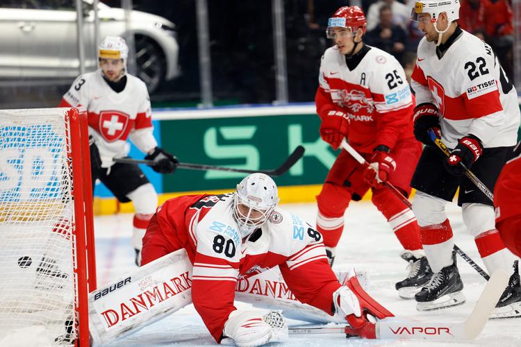 Danmark fik ikke en stav til isen i kampen mod Schweiz, der scorede hele 8 mål. Foto: Eva Korinkova/Ritzau Scanpix
