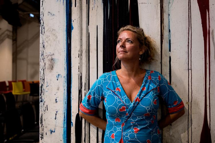 Hvis man klemmer arbejdstiden ind på fire dage i stedet for fem uden at gå ned i tid, afføder det mere stress og jag i hverdagen, mener Janne Gleerup, lektor ved Center for Arbejdslivsforskning på Institut for Mennesker og Teknologi, Roskilde Universitet. Foto: Finn Frandsen