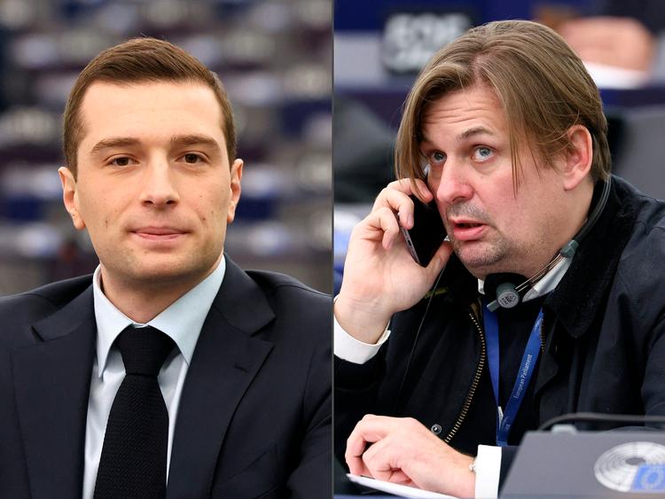 Marine Le Pens parti Rassemblement Nationales frontfigur i EU-Parlamentet, Jordan Bardella (tv), og Alternative für Deutchlands omstridte spidskandidat, Maximillian Krah, kender hinanden udmærket fra deres daglige arbejde i EU-Parlamentet og fælles gang i ID-gruppen.  Foto: Frederick Florin/Ritzau Scanpix