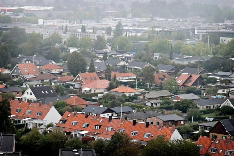 Høje renter og forbrugerpriser er med til at fastholde danskerne i et negativt syn på økonomien, mener økonom. Foto: Jens Dresling