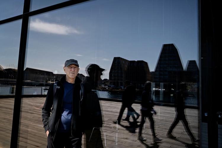 Ed Steinfeld er ekspert i universelt design. Ibyen tog ham på på sightseeing i København for at se, hvordan det går med tilgængeligheden. Foto: Martin Lehmann