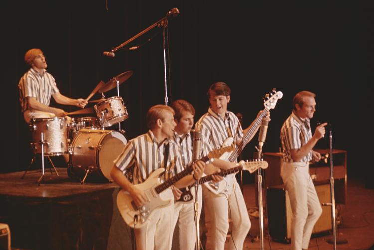 Da The Beach Boys var allermest populære, personificerede de for deres enorme fanskare drømmen om det sorgløse liv i Californien.  Foto: Getty Images