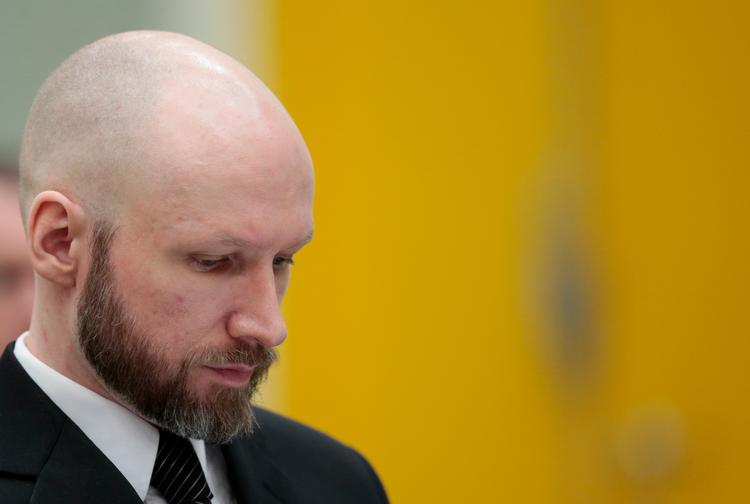 Breivik tabte i februar et søgsmål mod den norske stat i tingretten. Nu har han fået grønt lys til igen at hive den norske stat i retten om hans afsoningsforhold i fængslet. Foto: Lise Aaserud/Ritzau Scanpix
