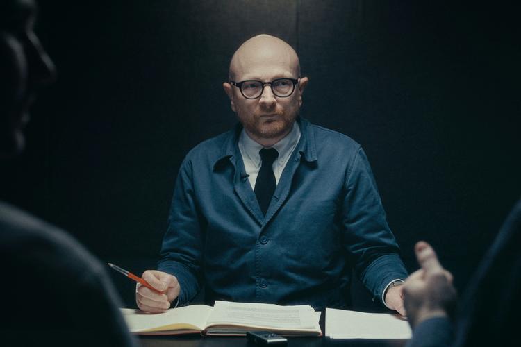 Er indholdet relevant for offentligheden? Ja, siger journalist Mads Brügger om de kontroversielle metoder, han og TV 2 har brugt i forbindelse med dokumentaren 'Den Sorte Svane'. Foto: Tv 2 Danmark