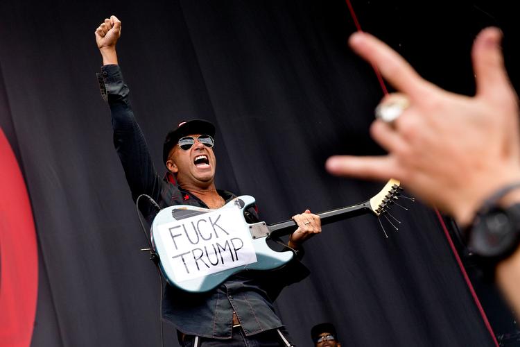 Tom Morello havde naturligvis et budskab med til publikum på Copenhell i 2017.  Foto: Finn Frandsen
