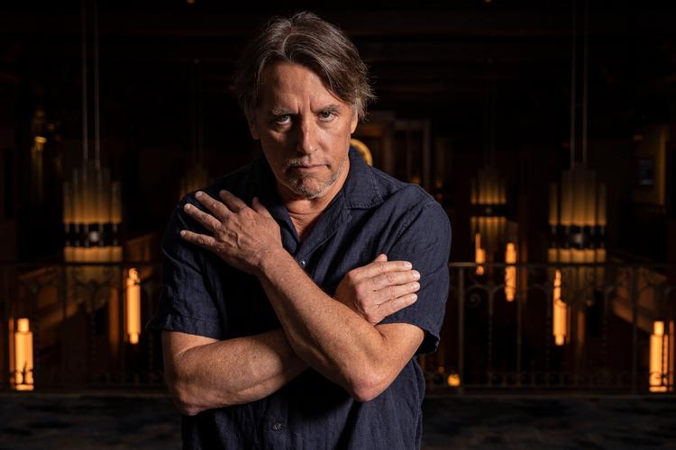 Richard Linklater er kendt for bl.a. coming of age-filmen 'Boyhood' og 'Before'-trilogien. Nu er han aktuel med komedien 'Hit Man', der handler om en falsk lejemorder.  Foto: Joel C Ryan/Ritzau Scanpix