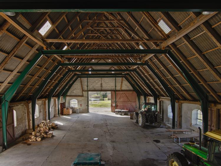 Laden her på Fuglsang Herregård på Lolland bliver et af de første steder, hvor der bliver lavet en udstillingsbygning i rækken af kunstlader på Lolland og Falster. Foto: Anne Prytz Schaldemose