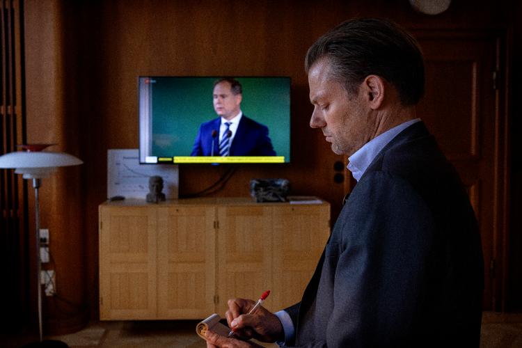Frederiksbergs socialdemokratiske borgmester Michael Vindfeldt har »tommelfingeren op« til årets økonomiaftale mellem staten og landets kommuner. Men det er nødvendigt, at de kommende økonomiaftaler følger op, før det vil kunne mærkes på velfærden, siger han.  Foto: Finn Frandsen
