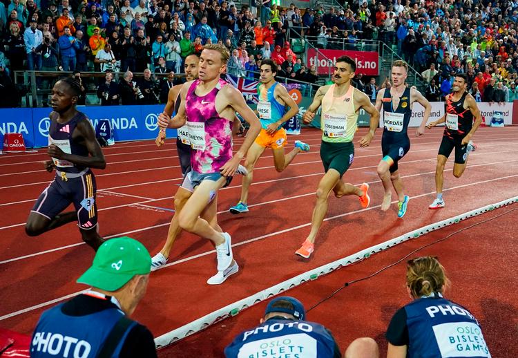Under Bislett Games i Oslo var Narve Gilje Nordås uheldig med at tabe sin ene sko tidligt i løbet og havnede langt tilbage i feltet. Under det aktuelle EM i atletik er han medaljefavorit på 1.500 og 5.000 meter.  Foto: Beate Oma Dahle/Ritzau Scanpix
