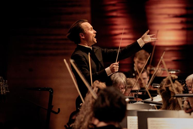 Finske Pietari Inkinen, der lige havde dirigeret Mahlers 3. symfoni i Sydkorea, var sprunget ind for den sygemeldte Michael Tilson Thomas. Foto: Nichlas Pollier