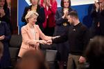 EU-Kommissionens formand, Ursula von der Leyen, fotograferet sammen med Ukraines præsident, Volodomyr Zelenskyj, i sidste måned. Foto: Presidential Office of Ukraine/Ritzau Scanpix