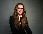 Brooke Shields, der netop har rundet 59 år, kan godt identificere sig med nogle af de ting, der følger med alderen. Her poserer hun i forbindelse med filmen 'Pretty Baby: Brooke Shields' i januar sidste år.   Arkivfoto Taylor Jewell