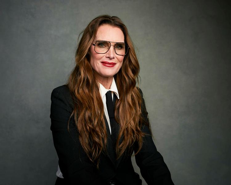 Brooke Shields, der netop har rundet 59 år, kan godt identificere sig med nogle af de ting, der følger med alderen. Her poserer hun i forbindelse med filmen 'Pretty Baby: Brooke Shields' i januar sidste år.   Arkivfoto Taylor Jewell