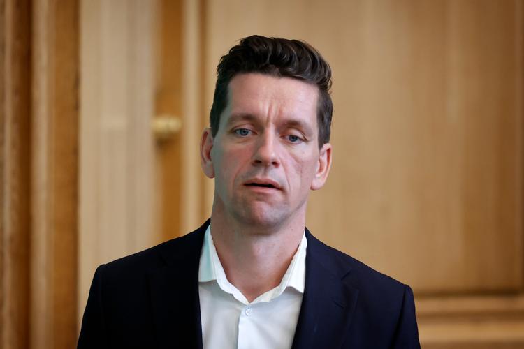 I et brev til Folketinget oplyser udlændinge- og integrationsminister Kaare Dybvad Bek (S) fredag, at en af personerne egentlig skulle have været pillet af lovforslaget inden vedtagelsen.   Foto: Jens Dresling