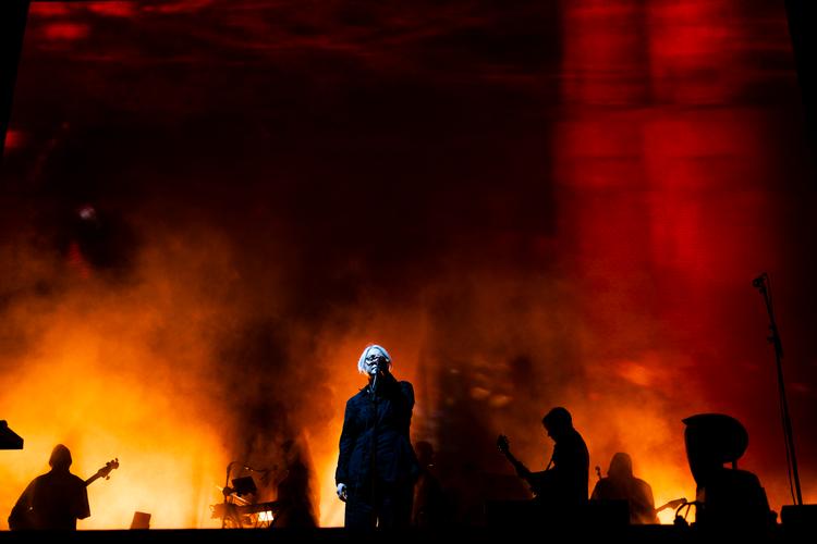 Da Massive Attack brød fem års koncert-fravær på Northside, stillede de op med A-kæden. Og ikke mindst Elizabeth Fraser fra Cocteau Twins.  Foto: Casper Dalhoff/Casper Dalhoff