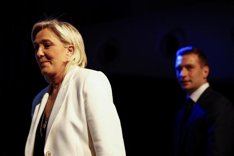 Marine Le Pens parti, Rassemblement National, har efter søndagens valg fået knap hver tredje franske stemme i ryggen. Det giver hende en platform frem mod præsidentvalget. Foto: Sarah Meyssonnier/Ritzau Scanpix