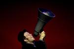 Tom Waits turnerer sjældent, måske aldrig mere, selv om han er en formidabel live-performer. Her i Amsterdam tilbage i 2004. Arkivfoto Robert Vos