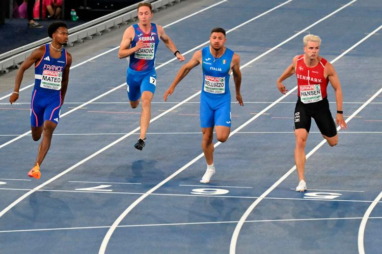 Alle troede, at han missede EM-finalen med en hundrededel af et sekund, men efter nogle højdramatiske minutter ændrede det hele sig for Simon Hansen. Foto: Andreas Solaro/Ritzau Scanpix