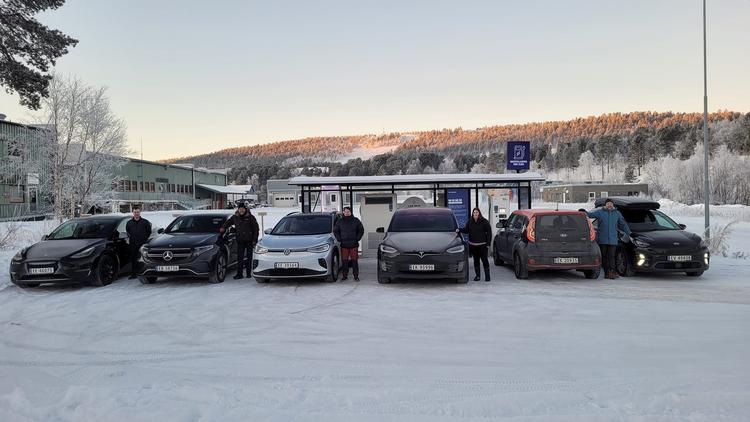 I Finnmark står elbiler nu for 85 pct af nysalget. Om vinteren kan temperaturen sagtens dale til under -40 grader, og så ryger rækkevidden på batteriet.  Foto: Finnmark elbilforening