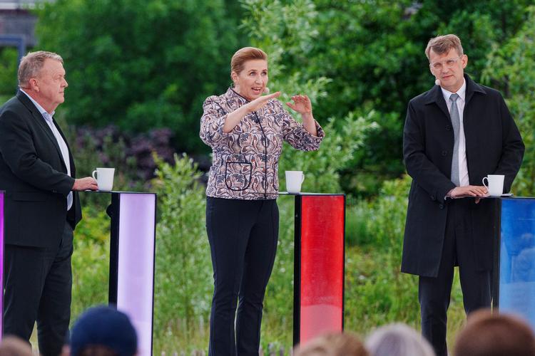 Valgresultatet ved EP-valget var så dårligt for Venstre, Moderaterne og Socialdemokratiet, at politisk kommentator Hans Engell har erklæret SVM-regeringen død ved næste Folketingsvalg.  Foto: Liselotte Sabroe/Ritzau Scanpix