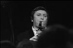 Inden Rolv Wesenlund blev hele Skandinaviens Fleksnes, var han en dygtig jazzklarinettist og vigtig skribent.  