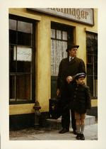 Et af bogens bidrag konkluderer med Sokrates og Iris Murdoch til hjælp, at Mads Skjern måske ikke er så ond endda over for sin søn Daniel. Foto: DR/Polfoto