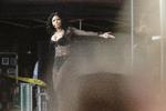 Nicki Minaj var for anden dag i træk flere timer om at gå på scenen til sin egen koncert. Her ses hun i 2015 på Roskilde Festival. Foto: Lasse Kofod