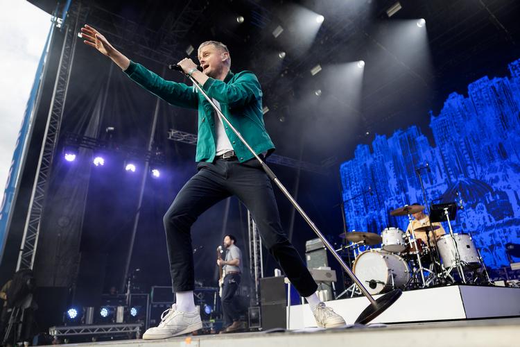 På Heartland sang engelske Keane om følelser og eufori, men det blev aldrig til mere end en påstand, de ikke engang selv troede på. Her er det bandets frontmand, Tom Chaplin.  Foto: Thomas Borberg