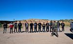 En grænsevagt har standset en gruppe kinesiske og pakistanske migranter, der er kommet ind over grænsen ved Californien. Grænsebevogtningen har længe været et stridspunkt i amerikansk politik. Nu nærer en række terroranholdelser utilfredsheden med det, der sker. Arkivfoto. Foto: Frederic J. Brown/Ritzau Scanpix