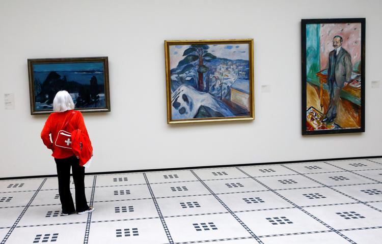 Kunstmuseet har gennemgået sin Emil Bührle-samling og besluttet at fjerne fem af malerierne. Billederne her er fra en Edvard Munch-udstilling på museet.  Foto: Arnd Wiegmann/Ritzau Scanpix