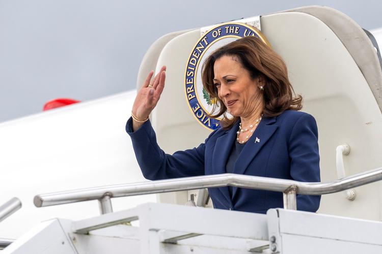 Kamala Harris ankom lørdag til fredskonferencen i Schweiz. Foto: Ennio Leanza/Ritzau Scanpix