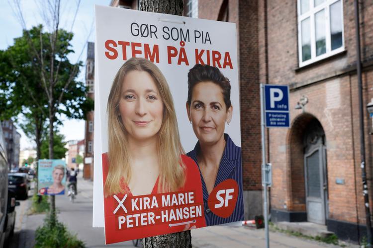  Kira Marie Peter-Hansen (F) fik flest stemmer af alle ved EP-valget. Men flere valgplakater er ikke kommet ned i tide. Foto: Jens Dresling