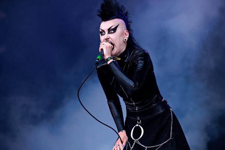 Rent growlmæssigt var Ditte Krøyer lige så godt kørende på Copenhell, som hun er på Vulvatorious' benhårde debut, der kom tidligere på året.  Foto: Jacob Ehrbahn