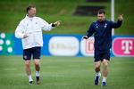Tempoet var noget anderledes end mod England, da Pierre-Emile Højbjerg joggede et par omgange rundt på træningsbanen i Freudenstadt og til sidst fik selskab af assistenttræneren Morten Wieghorst. Foto: Jens Dresling