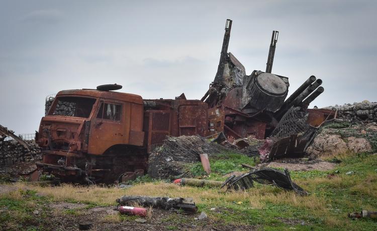 Et ødelagt Pantsir-system. Billedet er taget på Slageøen i Sortehavet, som den russiske besættelseshær holdt i flere måneder efter invasionen, inden den blev fordrevet. Foto: Michael Shtekel/Ritzau Scanpix