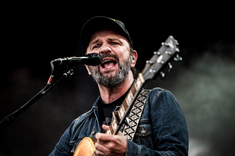 Udover soloplader og udgivelser med Dizzy Mizz Lizzy har Tim Christensen samarbejdet med blandt andre Mads Langer, Kashmir, Swan Lee og Mew. I 2025 tager han på turné med Danmarks Underholdningsorkester og vil til den tid for første gang kunne høres i symfoniske rammer.  Foto: Mette Mørk/Ritzau Scanpix