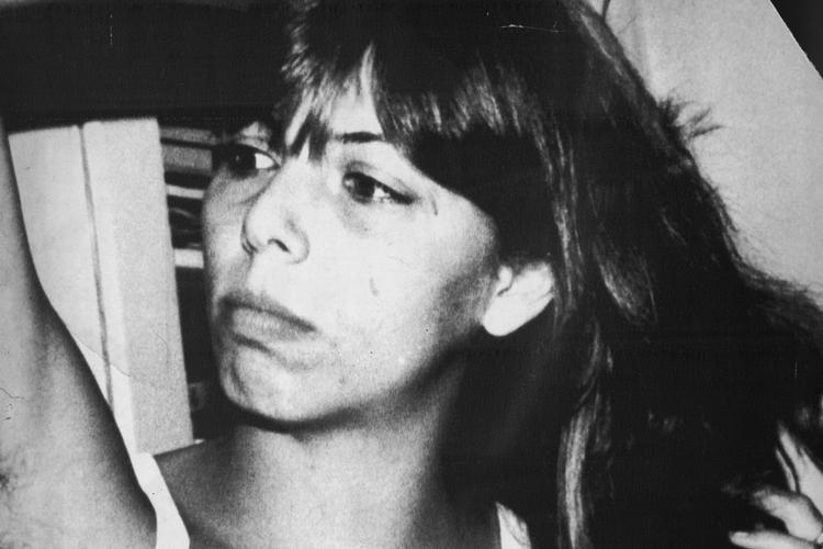 (ARKIV) Den 23-årige narkoprostituerede Hanne With bliver tævet og får derefter halsen skåret over nytårsnat 1989/90 i sin lejlighed i Fensmarksgade. Efter al sandsynlighed er morderen en kunde, hun har samlet op på Halmtorvet. (Foto: Politifoto/Scanpix 2024) Arkivfoto: Politifoto
