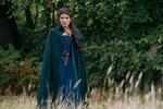 Emily Bader spiller meget overbevisende og med humor hovedrollen som Lady Jane Grey.   Foto: Amazon Prime