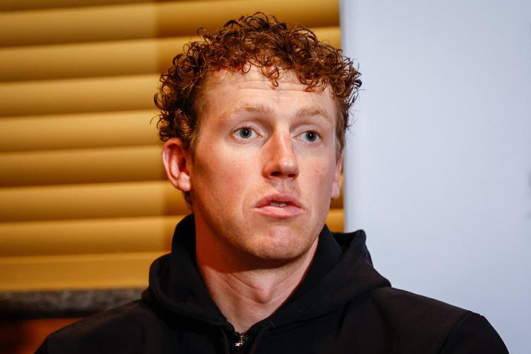 »Min kone og jeg har været igennem mere end de fleste, selv om vi er unge. I 2021 mistede vi vores nyfødte dreng, Thiago. Hun er den stærkeste person, jeg nogensinde har mødt. Jeg ville ikke have klaret alt det her uden hende«, siger Nathan Van Hooydonck efter den hjertefejl, som kostede ham karrieren. Foto: Imago/jan De Meuleneir/Ritzau Scanpix