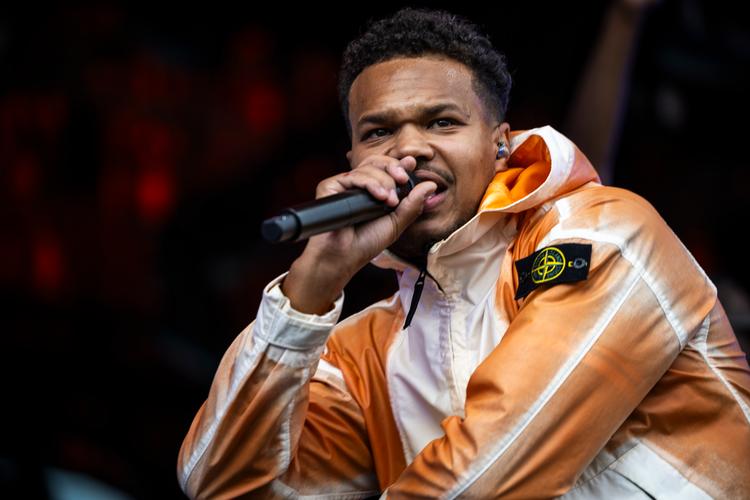 Trods et helt kvarter med sort skærm demonstrerede Lamin, hvorfor han er den største popstjerne i dansk musik lige nu. Foto: Emil Bay