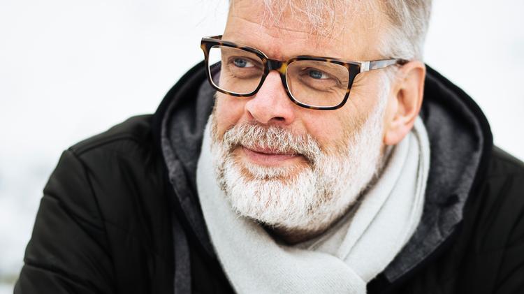 Efter at have skrevet den nye serie om Ronja Røverdatter arbejder Hans Rosenfeldt blandt andet på en opfølger til sin egen krimi 'Ulvesommer'.  Foto: Appendix Fotografi