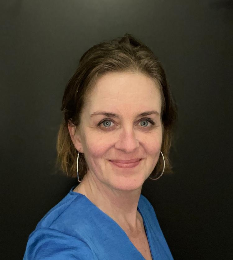 Katja Elgaard Holm følger sin barndomsdrøm på scenen og bag kulisserne. Hun kæmper også for diversitet i teater- og filmbranchen. Foto: Privatfoto