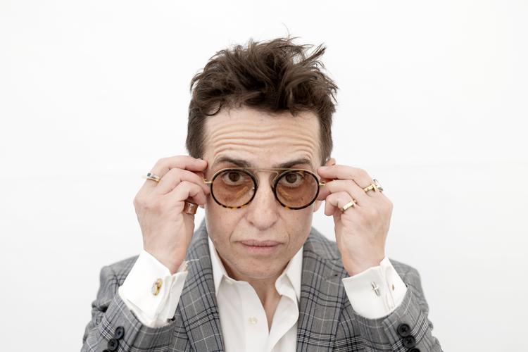  15. juli dømte Basmanny-distriktsretten i Moskva den russisk-amerikanske journalist og forfatter Masha Gessen in absentia for at sprede falske oplysninger om det russiske militær. Masha Gessen er en af den russiske præsident Vladimir Putins hårdeste kritikere. Gessen er her fotograferet under et besøg på den danske Heartland-festival.   Foto: Thomas Borberg