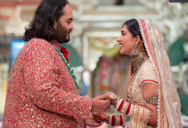 Anant Ambani og hans udkårne, Radhika Merchant, har fejret det mest overdådige bryllup i Indien siden mogulernes tid.  Foto: Reliance Industries/Ritzau Scanpix