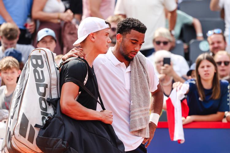 Holger Rune trak sig under dysten mod Arthur Fils. Foto: Frank Molter/Ritzau Scanpix