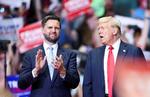 Donald Trump og J. D. Vance holdt i aftes deres første valgmøde. Foto: Tom Brenner/Ritzau Scanpix