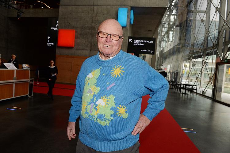Henrik Voldborg var blandt andet kendt for sin tid som vejrvært på DR, hvor han ofte optrådte i farvestrålende striksweatre. her ses han til TV Avisens 50-års jubilæum i 2015. (Arkivfoto) Foto: Jan Unger